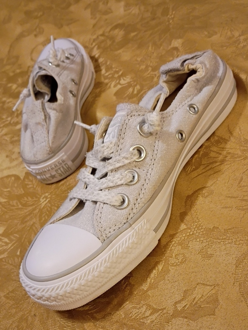 CONVERSE Low-Top Canvas Sneakers in Light Gray Women's 5.5 Men's 3.5